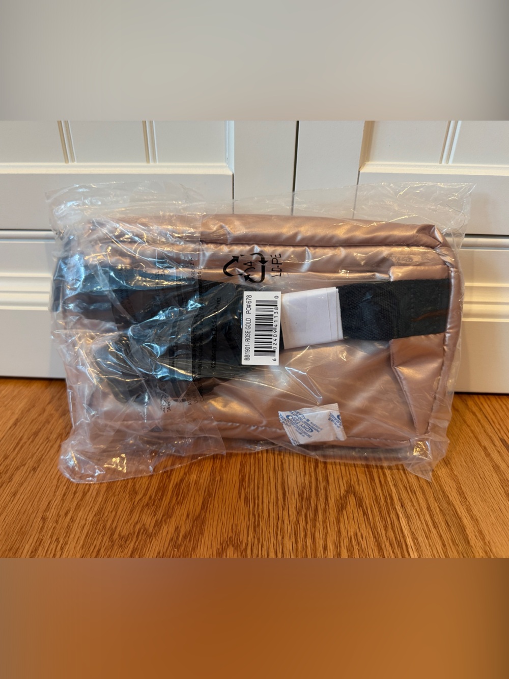 Calpak Metallic Rose Gold Quilted Puffer  Belt Bag - Picture 2 of 2